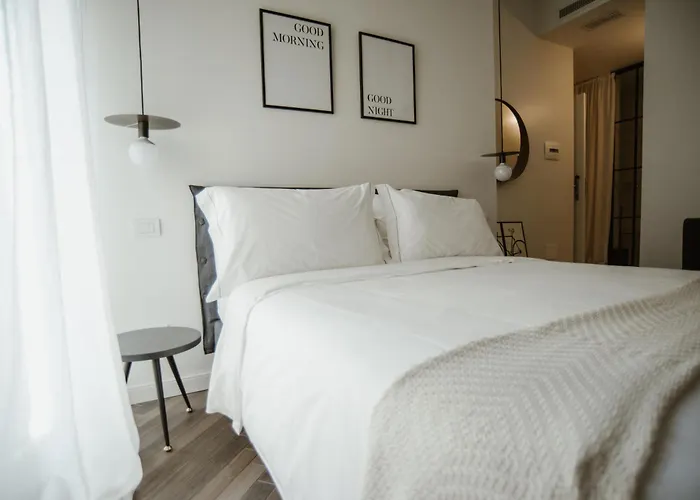 Ca Bela - Porta Romana 4* Milan
